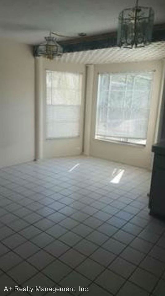 9105 Brooker Dr - Photo 2 of 14