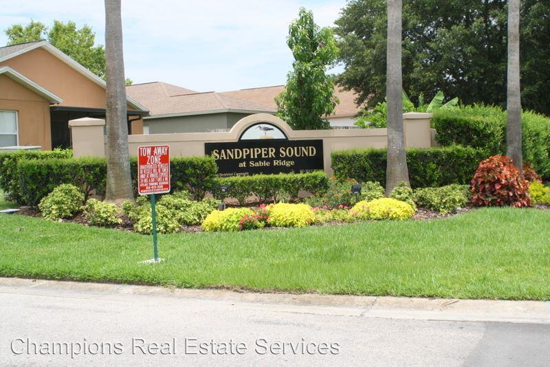 4510 Roundview Ct - Photo 3 of 17