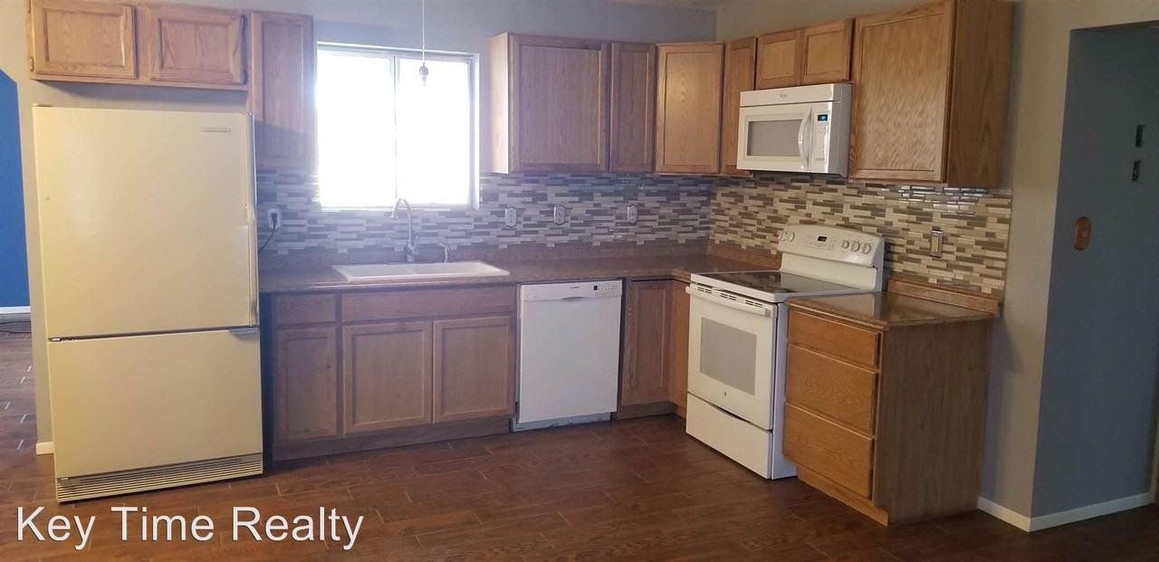 3353 McCormick Blvd - Photo 2 of 15