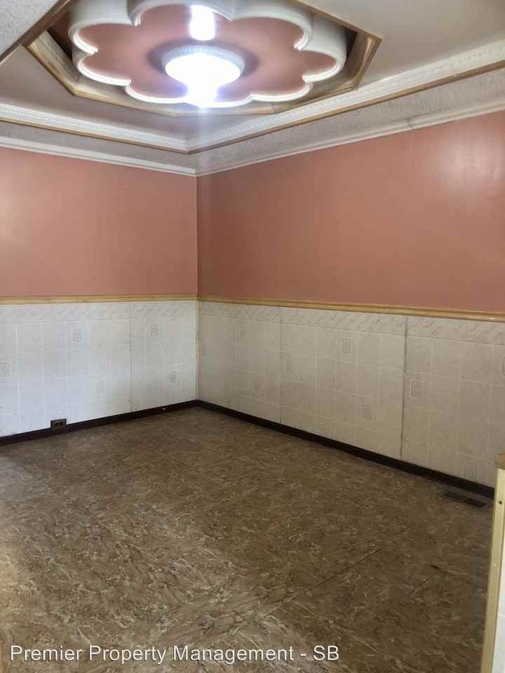 1718 Wilkens Ave - Photo 3 of 10