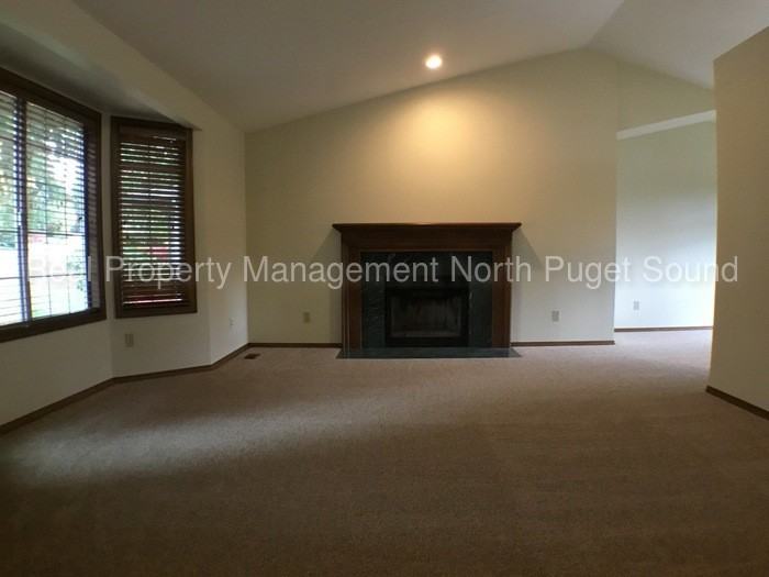 18118 Cedarbough Loop - Photo 3 of 30