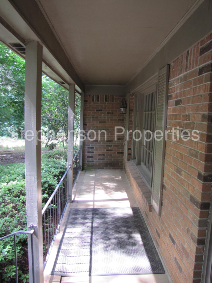 136 Lacaya Rd - Photo 3 of 27