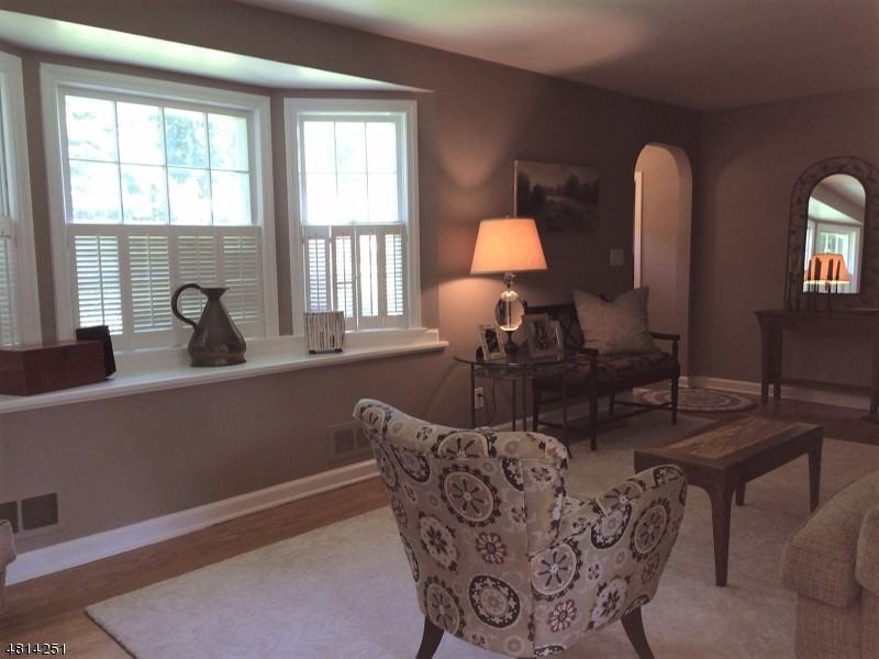 309 Seneca Pl - Photo 3 of 14