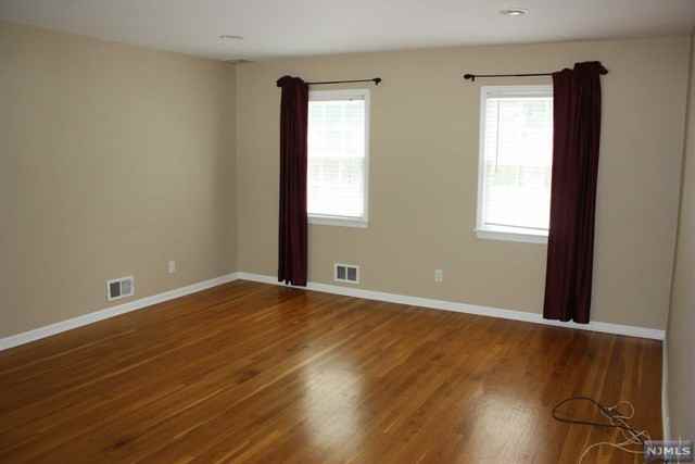 2 Meadow Ct - Photo 3 of 14