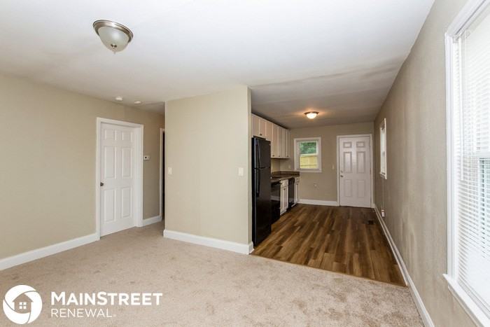 533 Chicago Ave - Photo 3 of 15