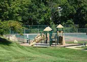 Top of the Hill Apartments - Photo 4 of 30