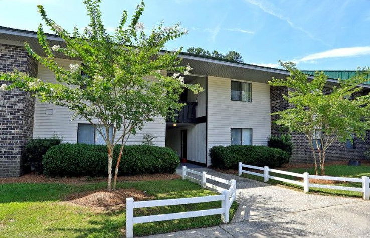 Brackenbrook Apartments - Photo 4 of 24