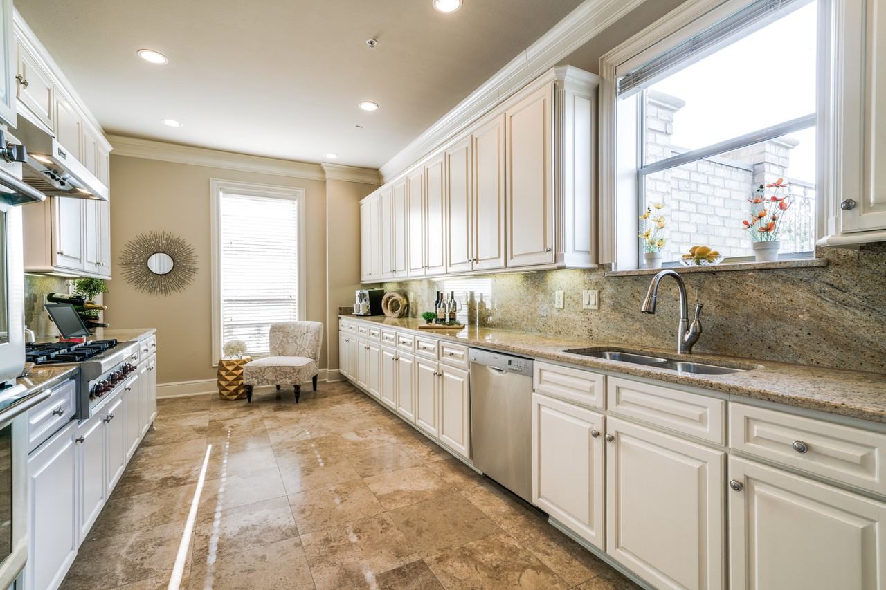 Park Hollow Luxury Residences - Photo 2 of 17