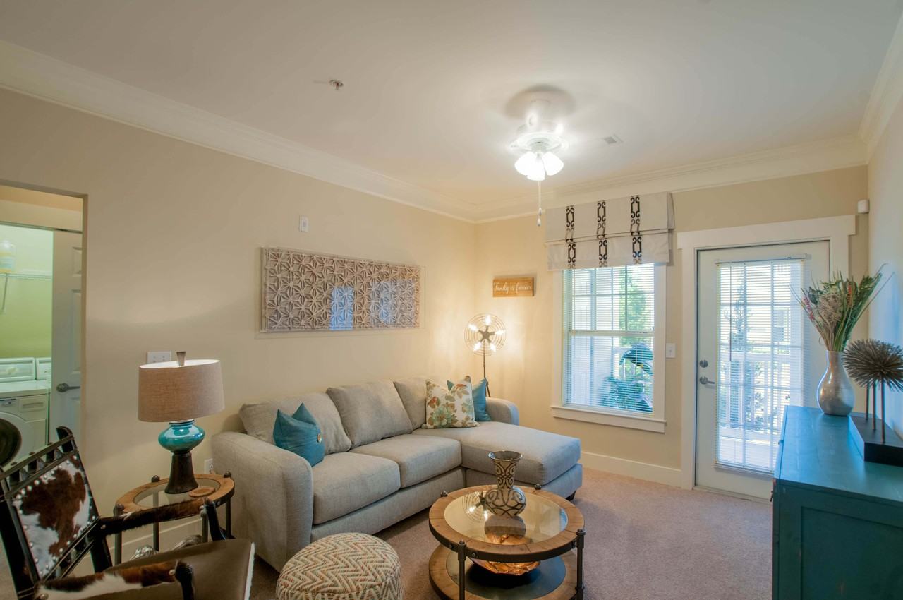 Riverside Parc - Photo 2 of 16