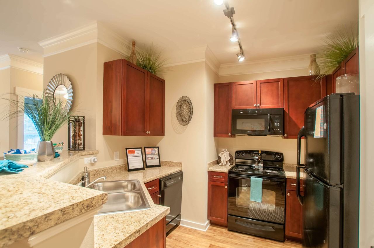 Riverside Parc - Photo 4 of 16