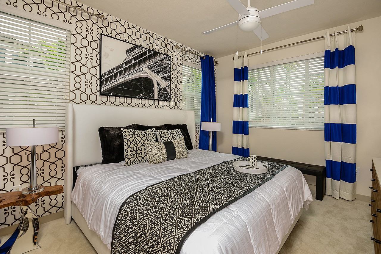 Azura - Photo 5 of 19