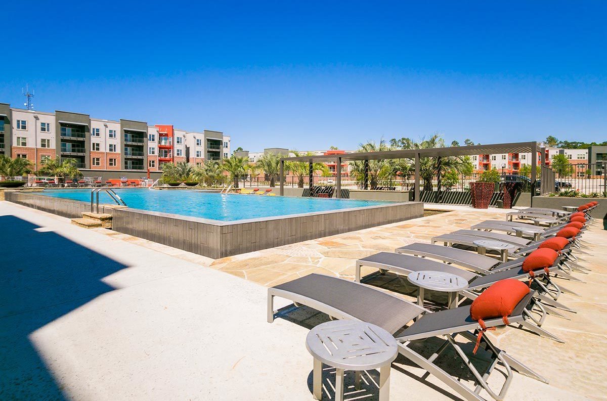 Anatole at the Pines - Photo 3 of 10