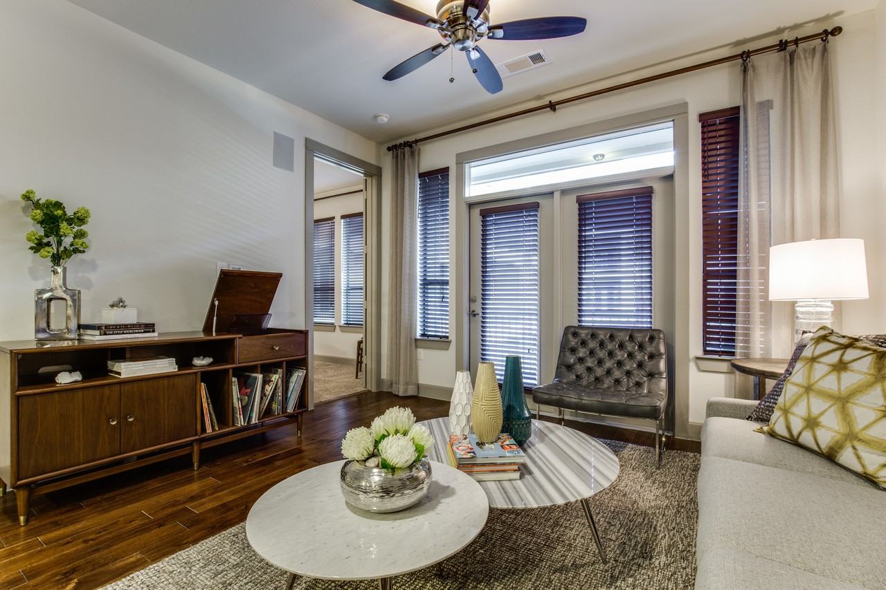 Alexan Yale - Photo 3 of 21