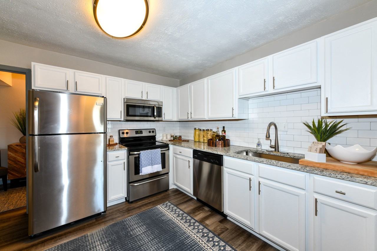 550 Abernathy - Photo 3 of 15