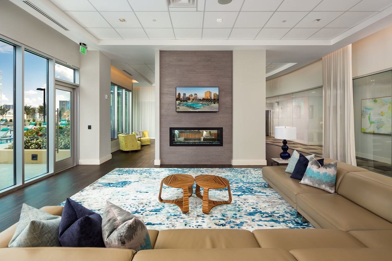 Nine15 Midtown - Photo 2 of 34