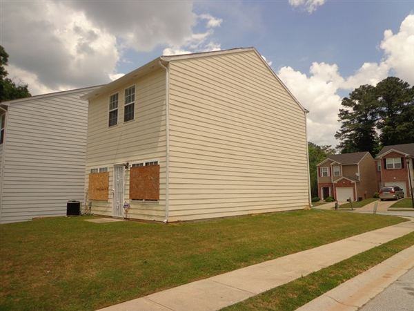 5071 Windsor Forrest Way - Photo 2 of 10