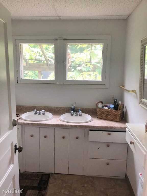 2536 Wildwood Rd - Photo 3 of 17