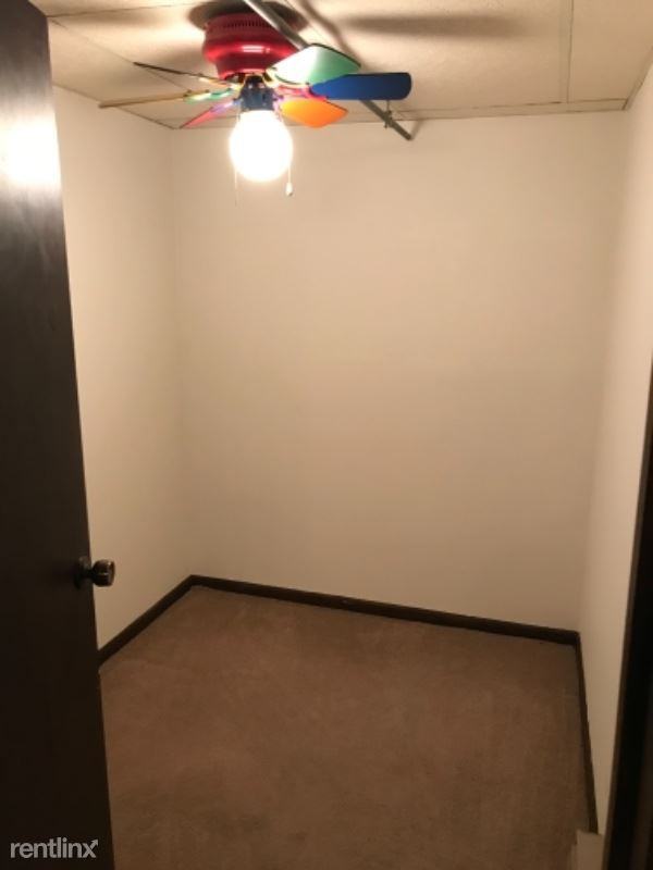 405 Hillis St - Photo 3 of 6