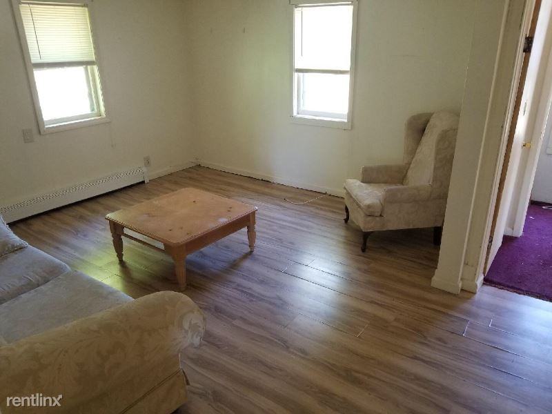 195 Riverside St - Photo 2 of 10