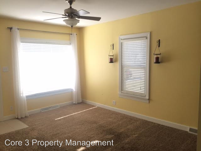 332 E Baker St - Photo 2 of 11