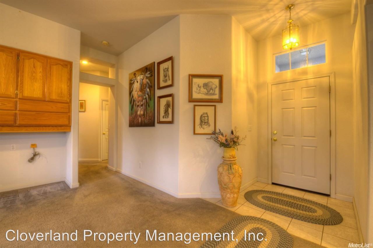 2424 Jonathon Dr - Photo 3 of 12