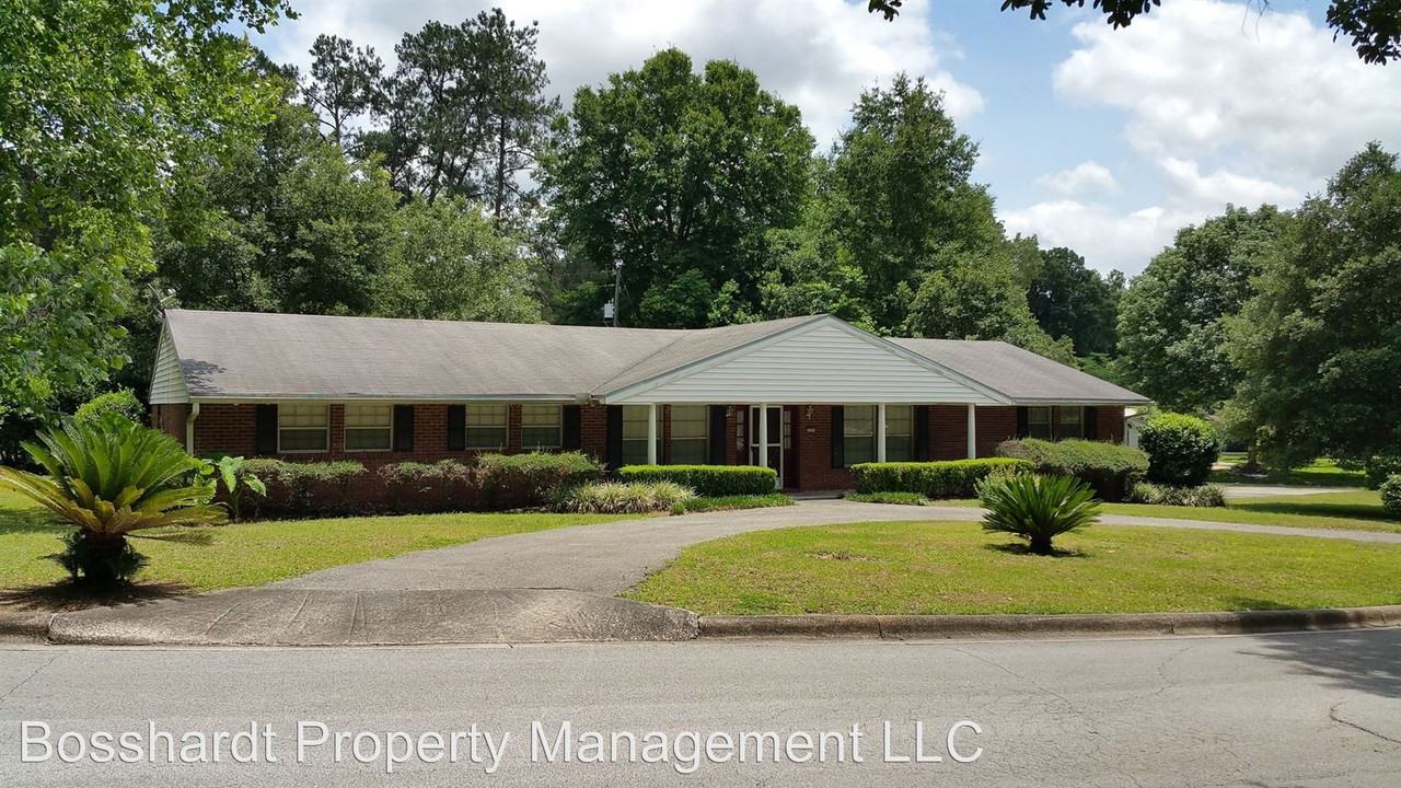 1521 NW 30 St - Photo 2 of 19