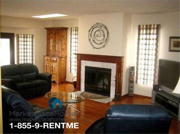 434 Holiday Dr - Photo 2 of 9