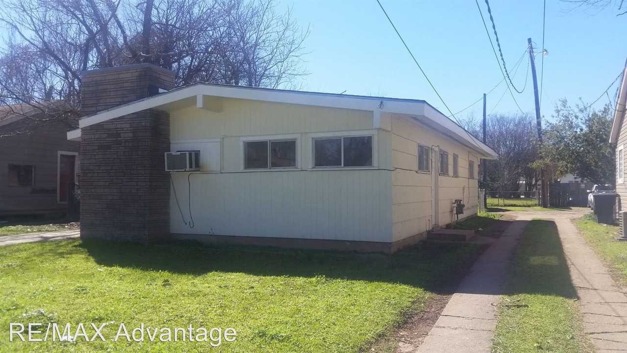 2560 Lamar St - Photo 2 of 15