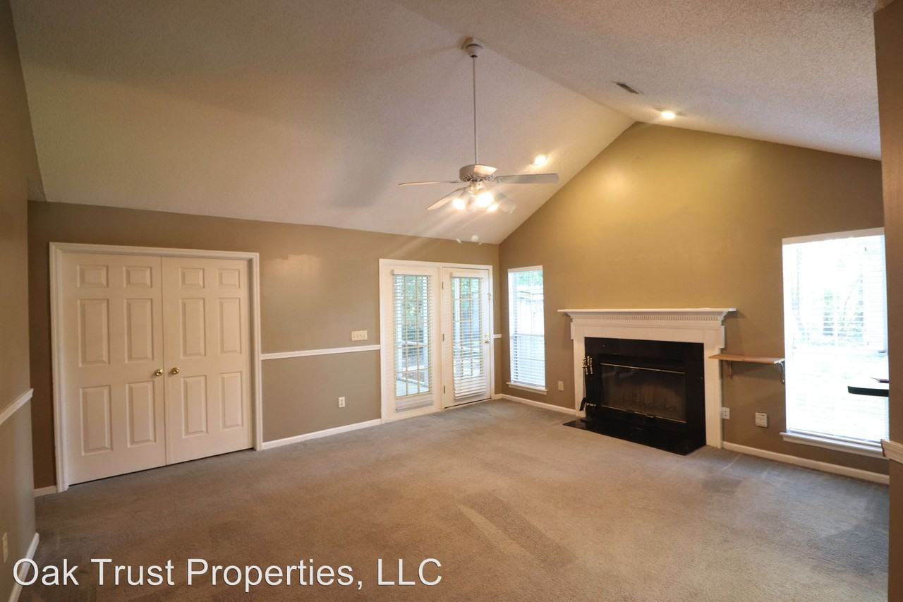 102 Toura Ln - Photo 2 of 21