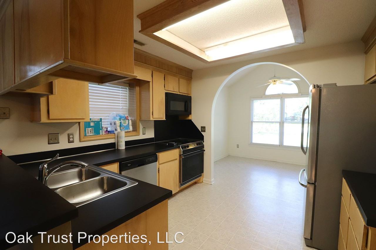 102 Toura Ln - Photo 3 of 21