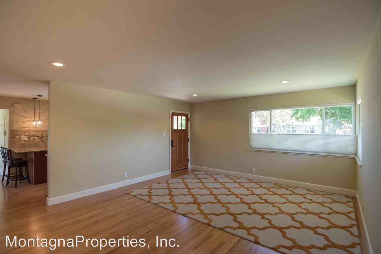 1485 Fairhaven Dr - Photo 3 of 17