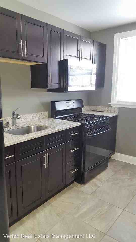 1801 Glenifer St - Photo 2 of 12