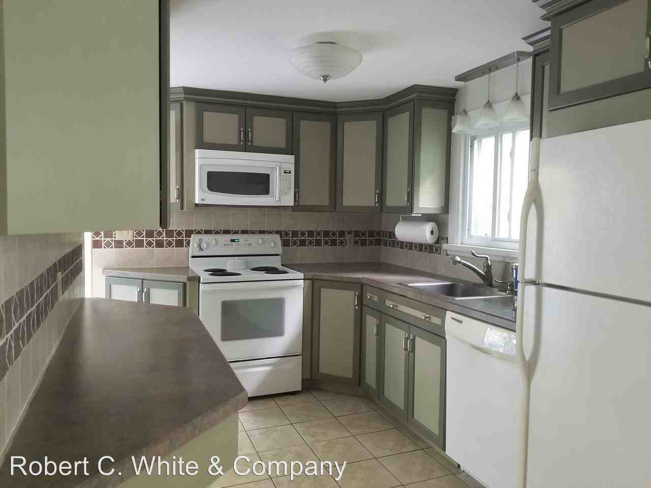 398 Summit St - Photo 2 of 10