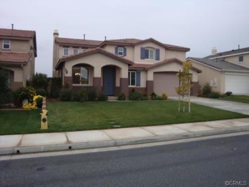 1577 Leland St - Photo 2 of 15