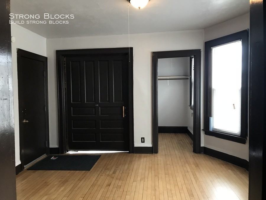 2919 W Vliet St - Photo 2 of 13