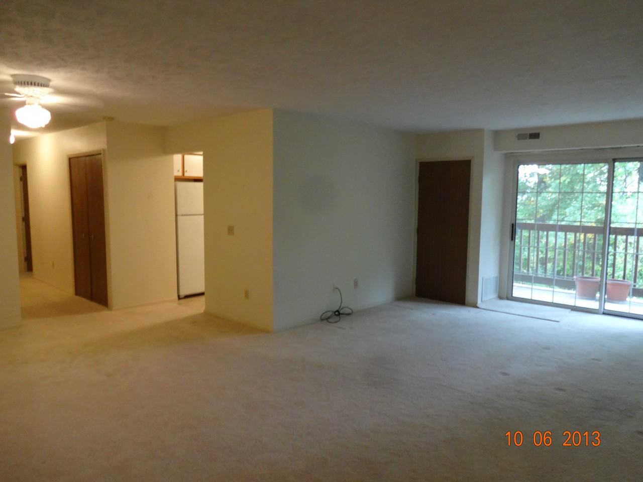 27069 Oakwood Cir #114W - Photo 2 of 10