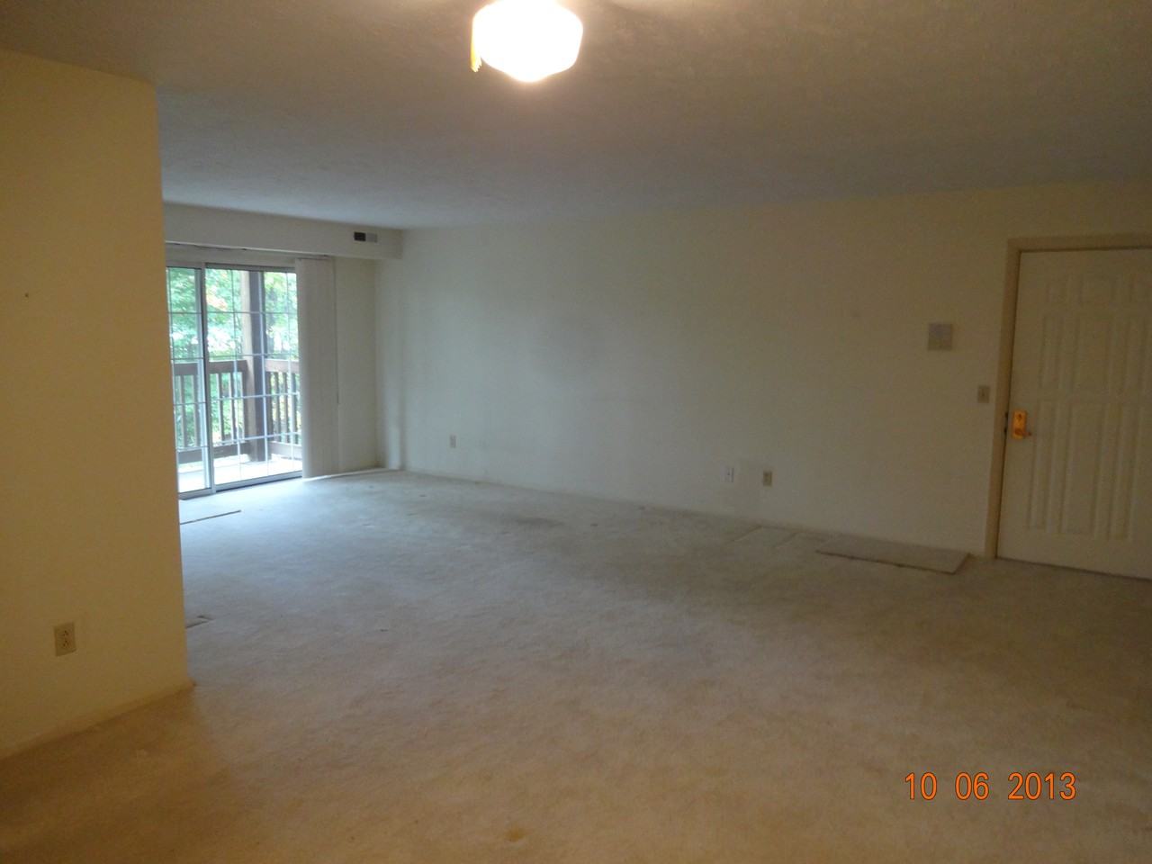 27069 Oakwood Cir #114W - Photo 3 of 10