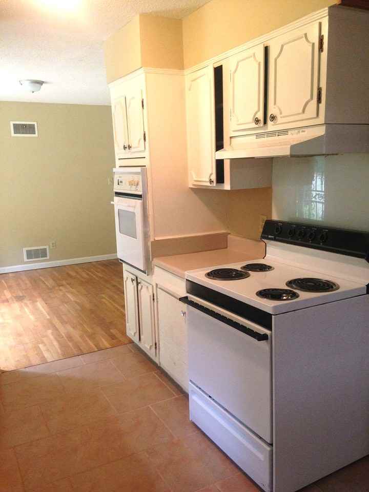 5045 Dianne Dr - Photo 2 of 8