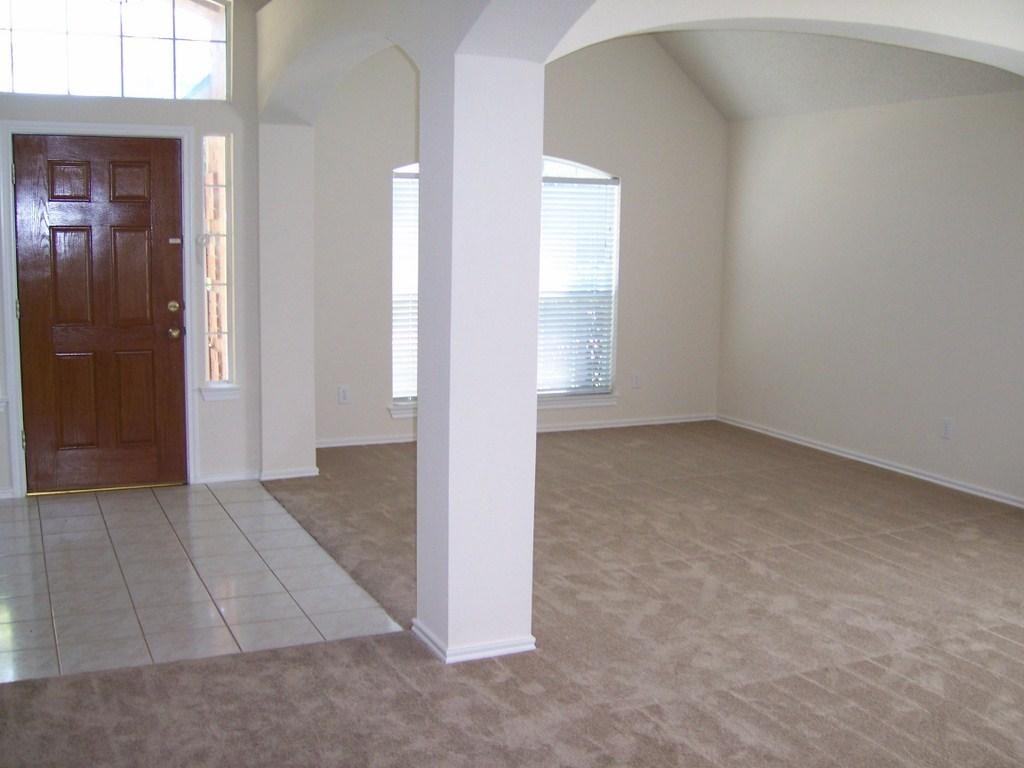 304 Fairfax Dr - Photo 2 of 16