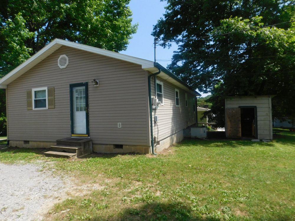 400 Iowa Ave - Photo 3 of 10