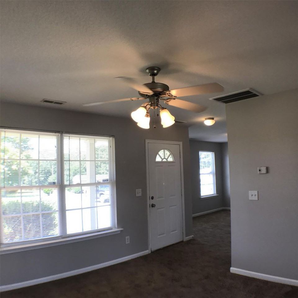 204 Reidville Rd - Photo 2 of 17