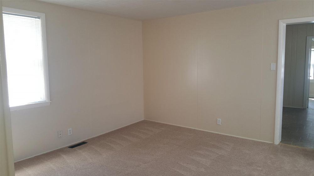 2135 Wabash Ave - Photo 2 of 8