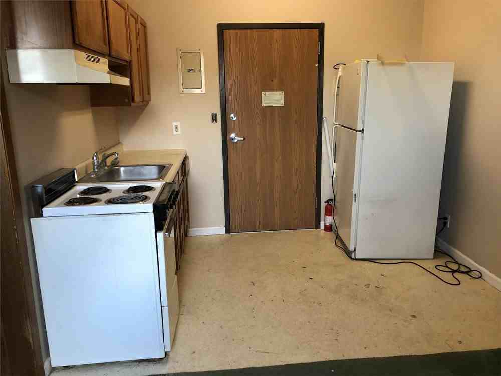 1900 Broadway St - Photo 2 of 6