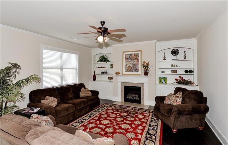 2715 Augeron Ct - Photo 3 of 38