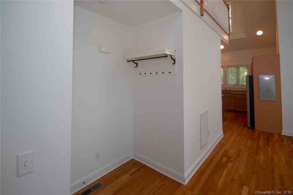 60 Copper Square Dr - Photo 3 of 32