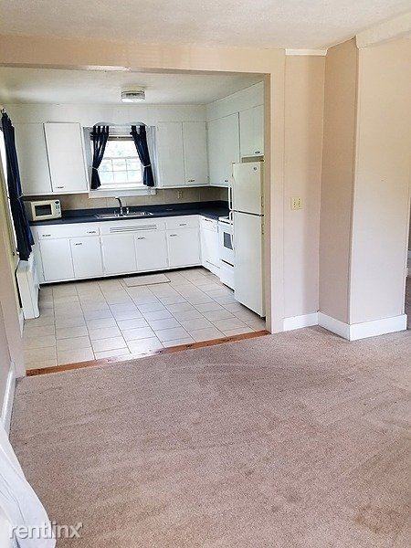 149 S Park St - Photo 2 of 6