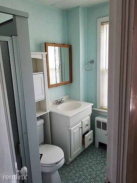 149 S Park St - Photo 3 of 6