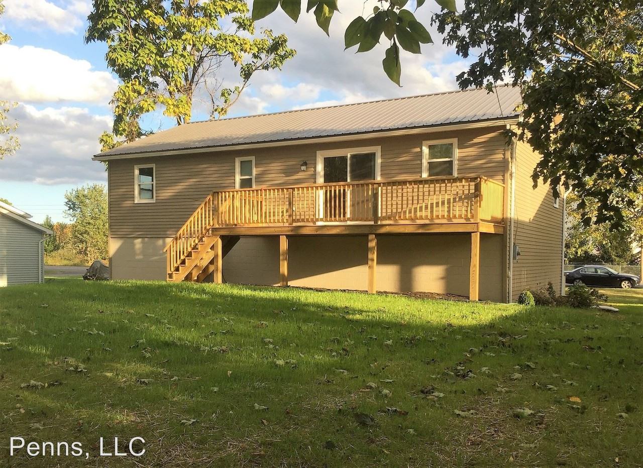 889 Point Township Dr - Photo 2 of 30