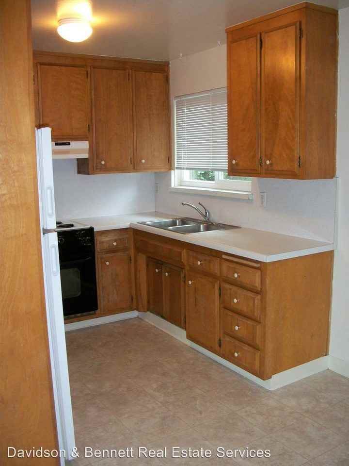 323-325 Webber St - Photo 2 of 2