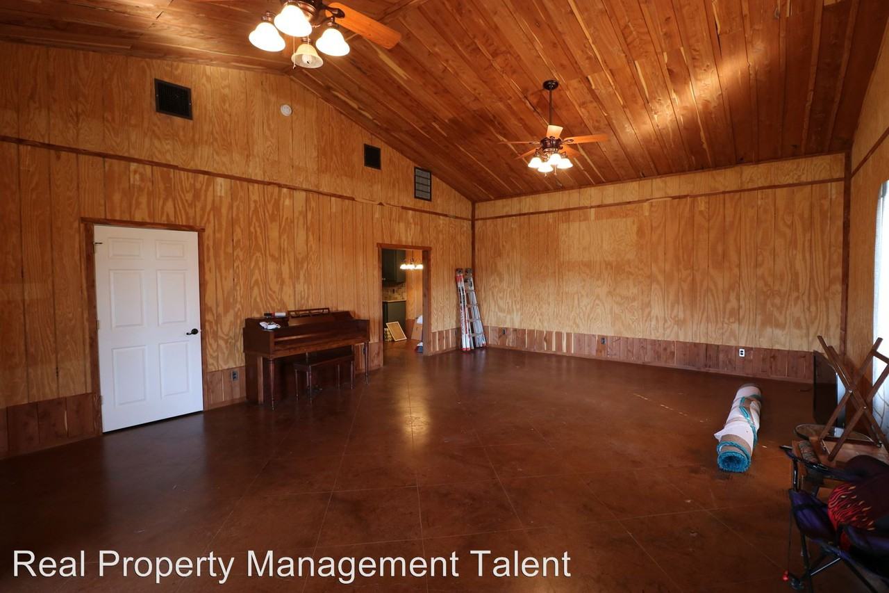 213 Comanche Trail - Photo 2 of 14